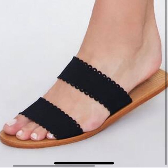 Scalloped Slip-On Sandals - Picture 4 of 4